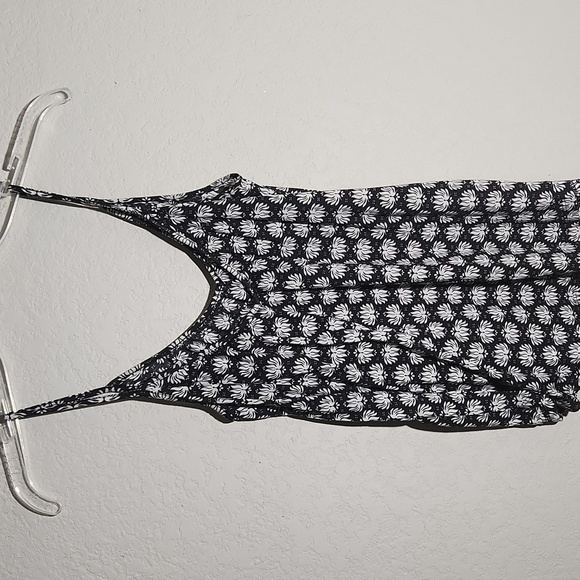 H&M tank top Womens Floral Black  White Spaghetti Strap Top camisole size S - Picture 3 of 8